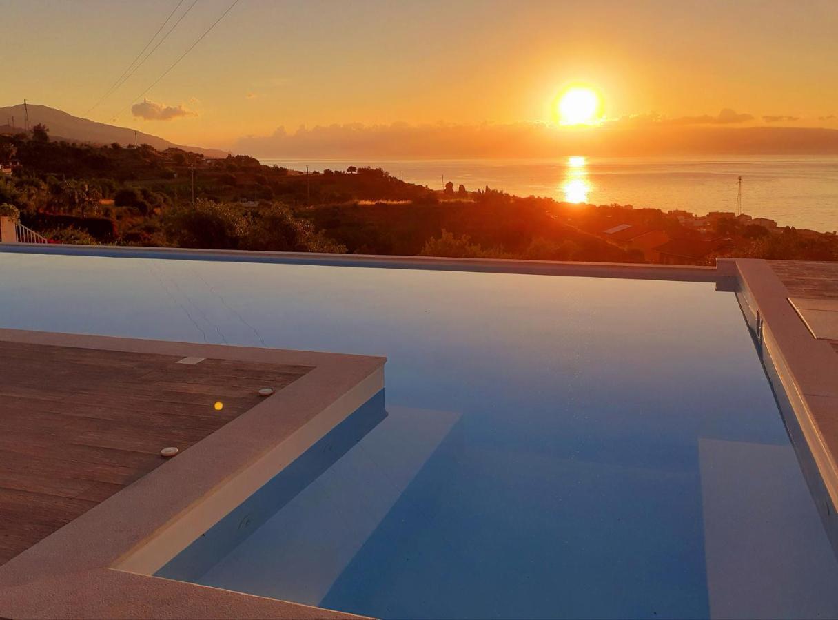 Villa Infinity ∞ Santa Teresa Di Riva Esterno foto