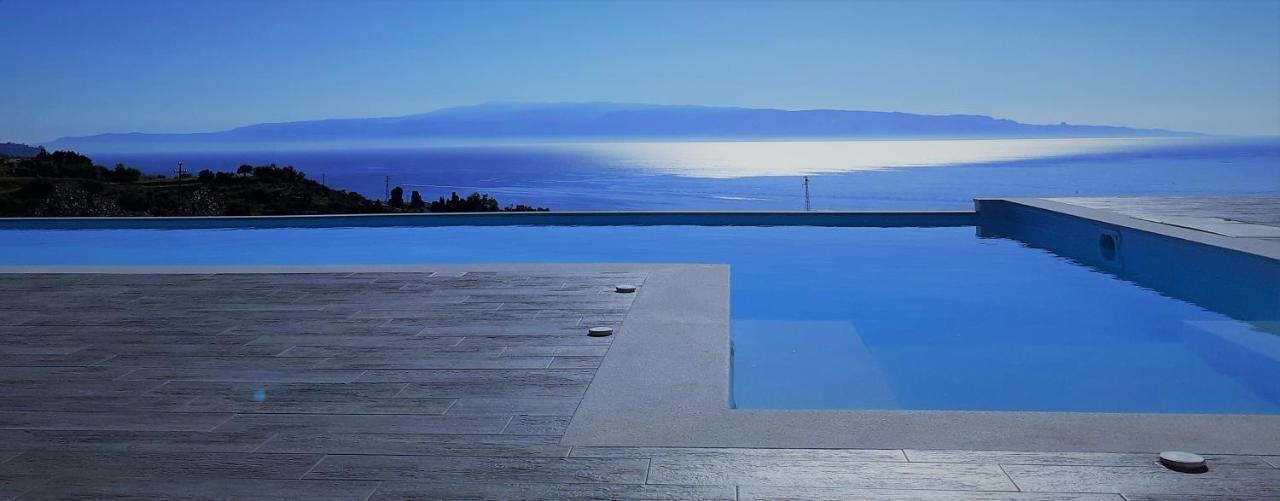 Villa Infinity ∞ Santa Teresa Di Riva Esterno foto